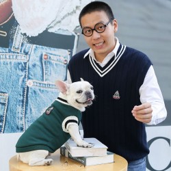 Wholesale Dog Warm Sweater Medium and Large Dog Clothes Coat Cartoon Solid Coats & Jackets Wholesale Cheap Fashion 153