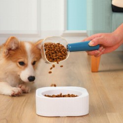 Plastic Ergonomic Pet Feeder Puppy Kitten Grade Measuring Wet Cat Treats Spoon Colorful Pet Dog Feeing Scoop