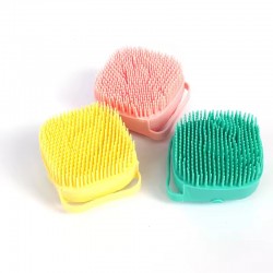 Wholesale Pet Cleaning Brush Non-Slip Grip for Easy Handling